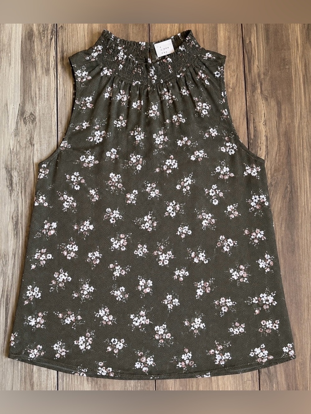 A New Day sleeveless high mock-neck floral blouse size medium
